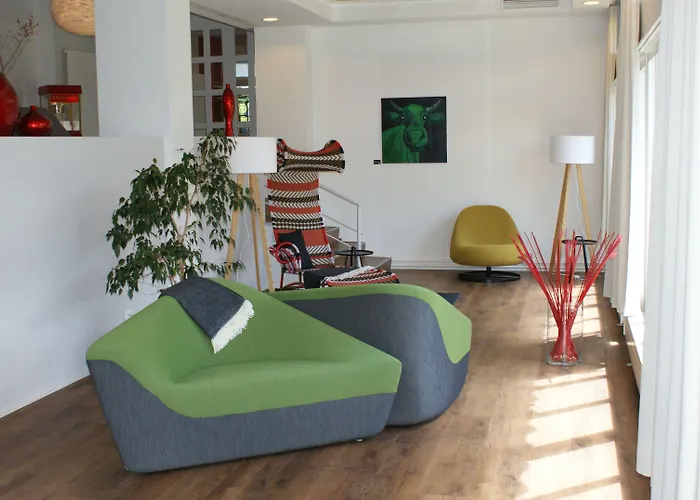 Victoria Lauberhorn Wengen, A Faern Collection