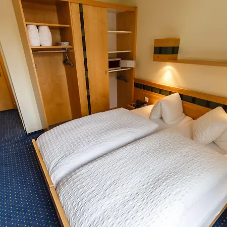 Victoria Lauberhorn Wengen, A Faern Collection